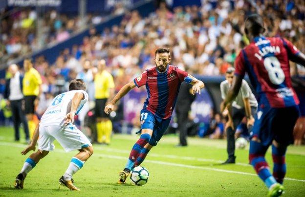 Morales, en una acción del partido ante el Deportivo.