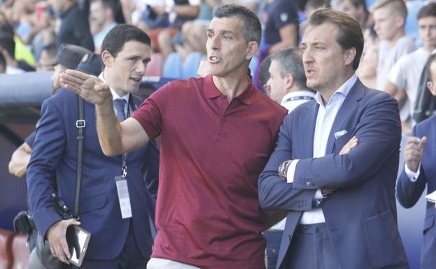 Muñiz junto a Kiko Catalán.