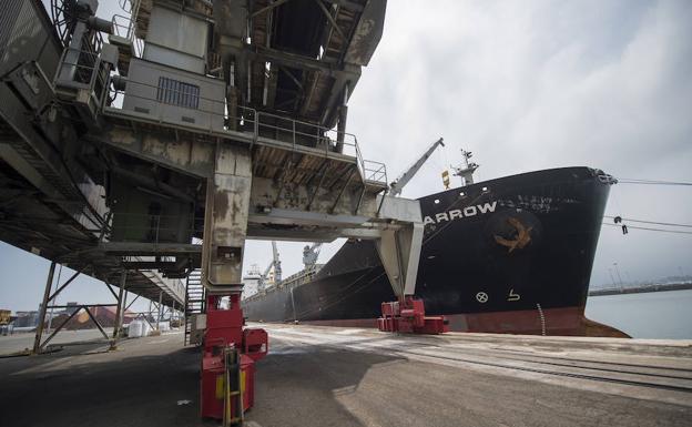 Puerto de Santander. /Pedro Puente Hoyos (Efe)