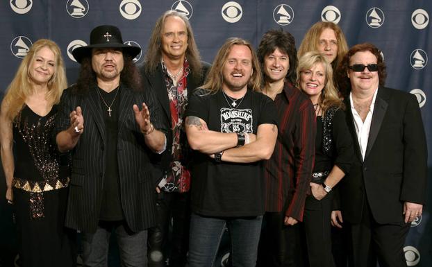 Varios miembros de Lynyrd Skynyrd en 2005. /Mike Blake (Reuters)