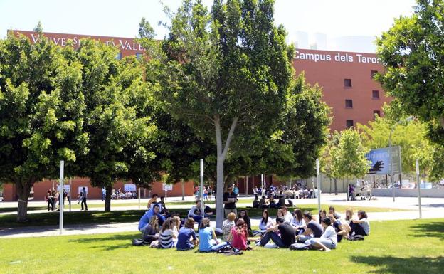 La Universitat de València, líder en empleabilidad de sus titulados en Ciencias e Ingeniería y segunda en ADE, Economía y Derecho