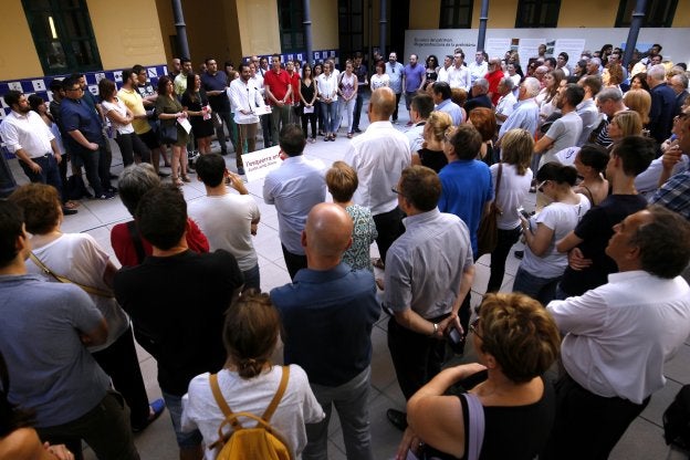 Militantes socialistas en el acto de apoyo a Ximo Puig. / Irene Marsilla