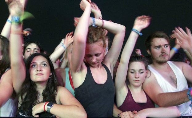 'Fibers' en la edición de 2012 del Festival Internacional de Benicàssim.