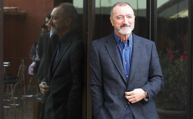Arturo Pérez-Reverte.