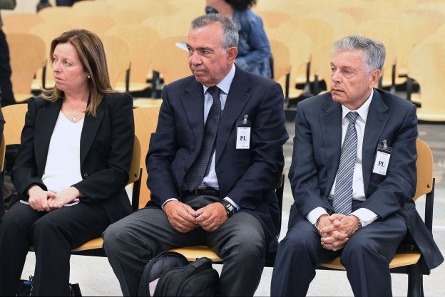 María Dolores Amorós, Roberto López y Modesto Crespo.