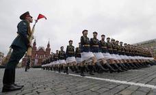 Militares rusas durante el desfile del Día de la Victoria en la plaza Roja de Moscú.