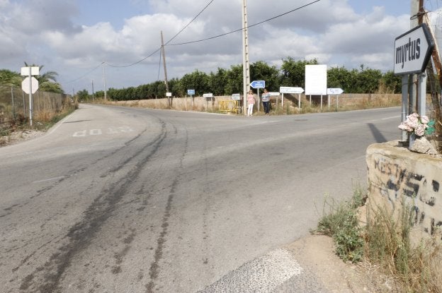 El cruce entre el Camí de Llíria y Mangraners.