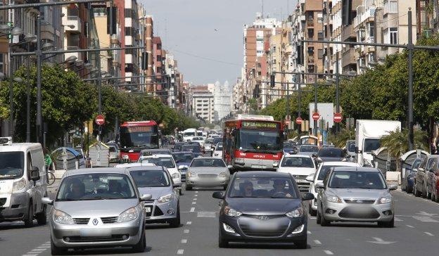 Tráfico en la avenida del Puerto, en una imagen reciente.