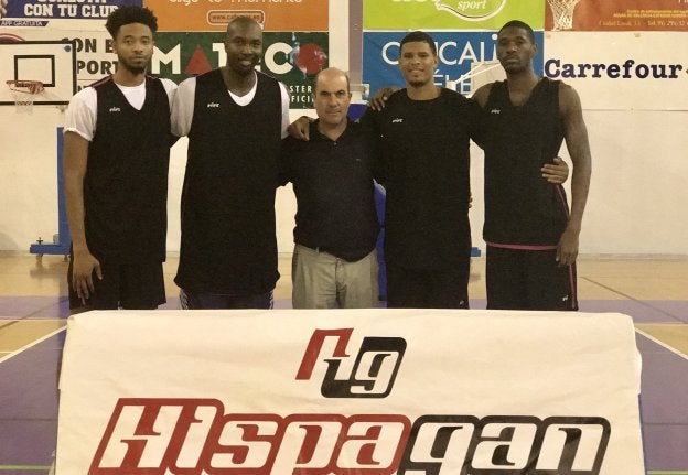 Los americanos, Pope, White, Miller y Murphy junto al presidente Peiró.