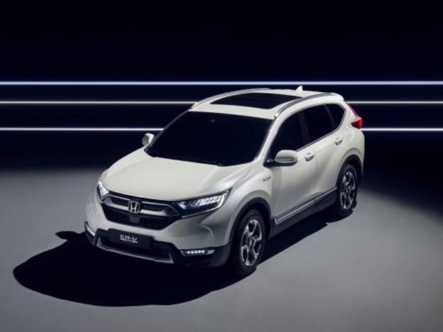 Equipa motor 2.0 gasolina y mecánica eléctrica.