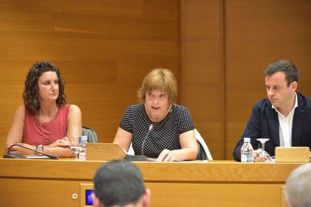 La directora general de la nueva RTVV, Empar Marco, durante una comisión en Les Corts.