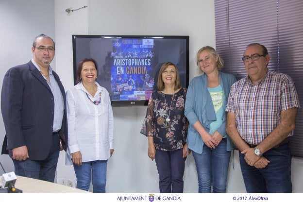 Los participantes en la presentación del certamen.