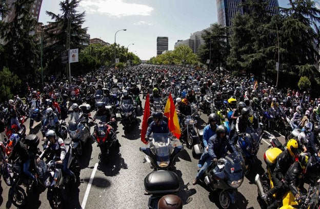 45.000 motos en el homenaje a Ángel Nieto en Madrid.