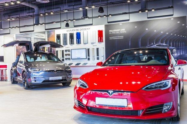 Model X y Model S presiden este centro de servicio integral./