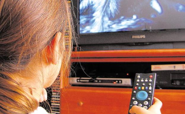 Los valencianos, los terceros de España que más vieron la televisión en septiembre: 246 minutos por persona y día