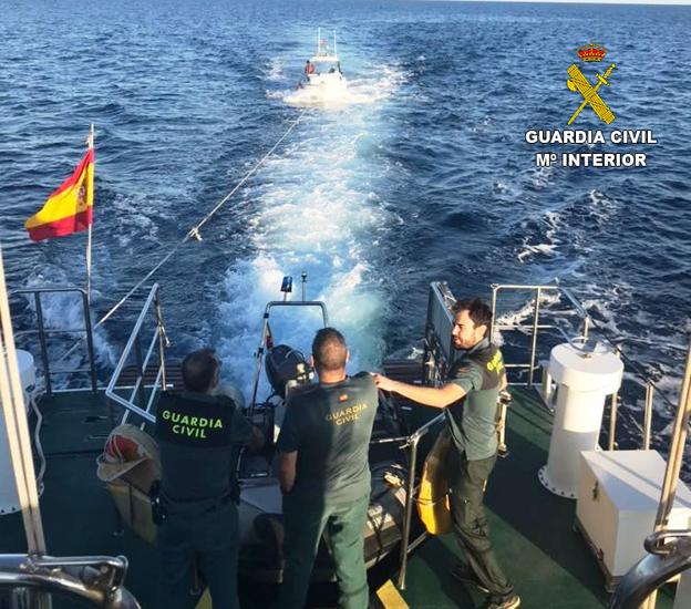 Operación de rescate llevada a cabo por los agentes,/Guardia Civil