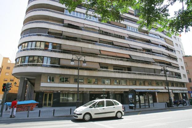 Edificio de la calle Guillem de Castro. / J. SIGNES