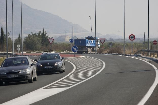 Tramo final de la carretera, a la altura de Beniflà, de la carretera que une la Safor con l'Olleria. / lp