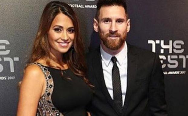 Antonella Roccuzzo y Leo Messi-/