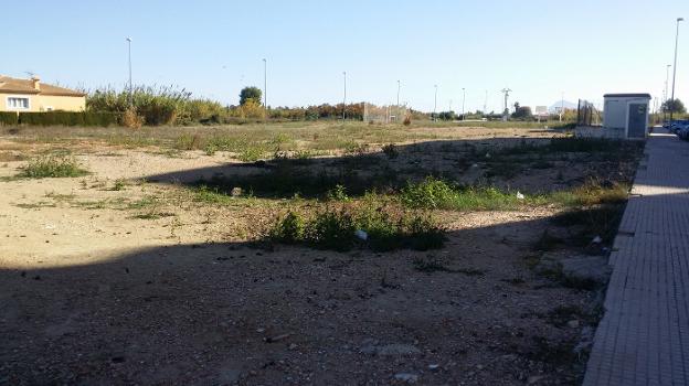 Terrenos de Oliva donde está previsto edificar el nuevo centro de salud de Sant Francesc. / lp