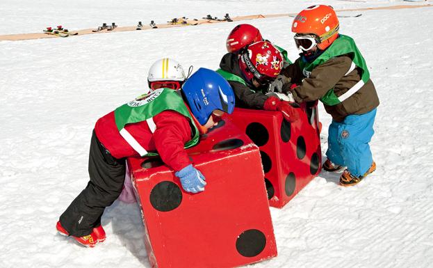 El Jardin de la Nieve de Candanchú es uno de los lugares más frecuentados por el público infantil/Candanchú