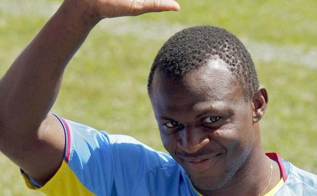 Koné en 2015 durante su presentación como jugador del Levante./EFE