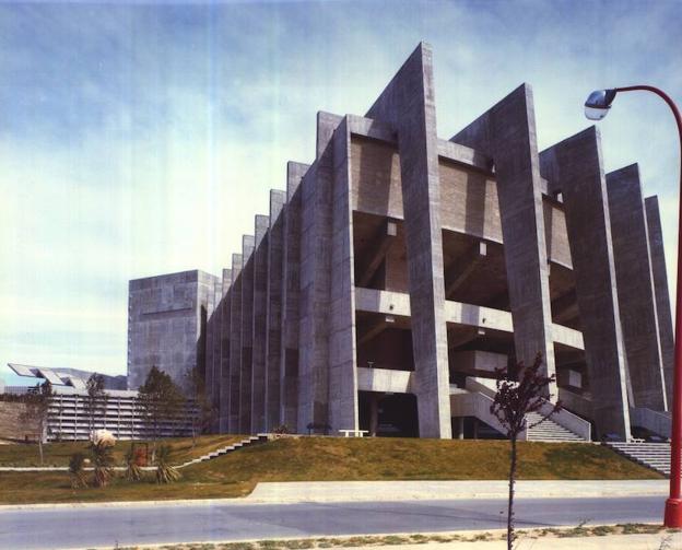 Universidad Laboral. En la actualidad se denomina Complejo Educativo de Cheste y fue diseñado por Fernando Moreno Barberá. /LP