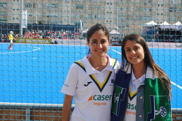 Amparo y Elisa, en el Polideportivo Virgen del Carmen-Beteró. / fhcv