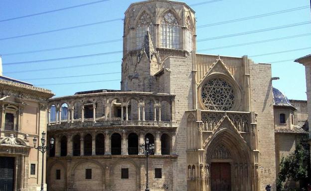Fachada actual de la Catedral Basílica Metropolitana.