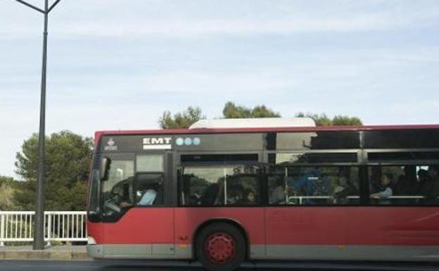Autobús de la EMT, en una imagen de archivo. /