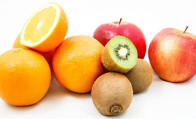 Es recomendable probar con una pequeña cantidad de un tipo de alimento que no incite un deseo compulsivo de comer.