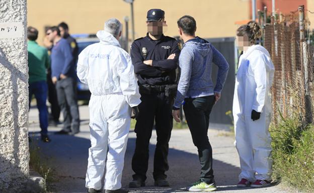 Mata al padre de su exnovia a puñaladas en Castellón y hiere a la hija Mata al padre de su exnovia a puñaladas en Castellón y hiere a la hija