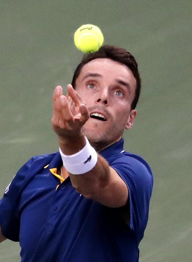 Bautista al saque durante el torneo de Indian Wells. / efe/epa/m. n.