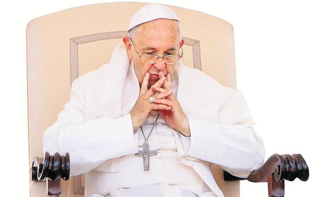 El papa Francisco se operará de cataratas el próximo año