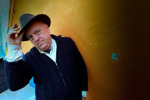 Leo Bassi, en su última visita a Valencia en 2010. / damian Torres
