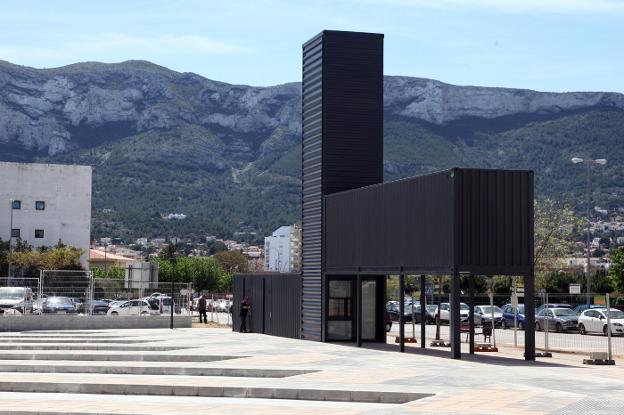 La nueva estación provisional de autobuses que Dénia pondrá en marcha después del puente del 1 de mayo. / Tino Calvo