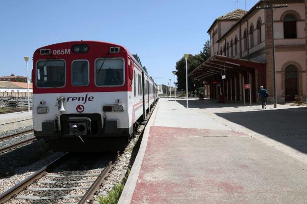 Uno de los trenes que cubre el trayecto de la C-3. / irene marsilla