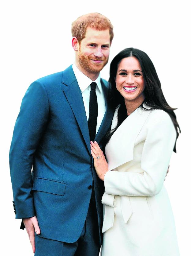 Un romance real. El príncipe Enrique de Inglaterra y Meghan Markle posan tras anunciar su compromiso, en noviembre. / efe