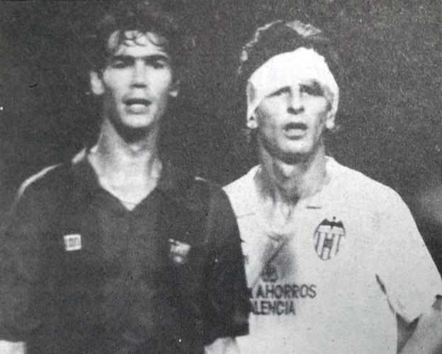 Moratalla junto a Bossio, con la cabeza vendada. / j. penalba