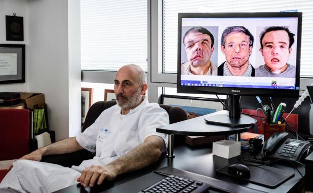 El cirujano responsable de la operación./Afp