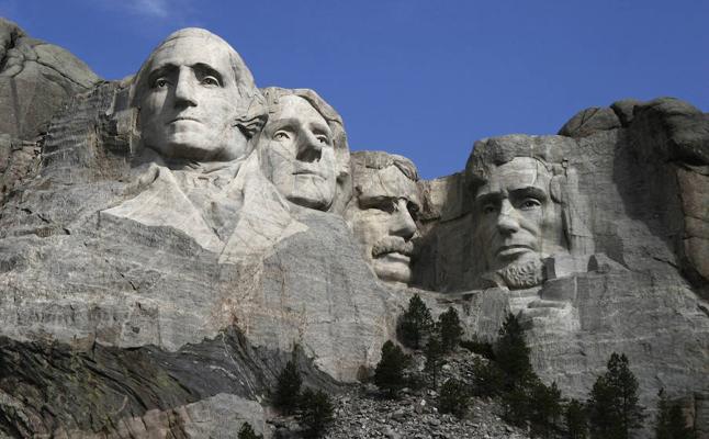 El Monte Rushmore, situado en Keystone, Dakota del Sur ./