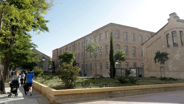 Uno de los jardines de la Tabacalera. / jesús signes