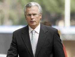 El magistrado Garzón se ha reincorporado a su puesto en la Audiencia tras la crisis de ansiedad que le llevó al hospital el pasado viernes. / Reuters/