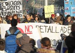 Protesta de profesores por los recortes. / Carlos Rodríguez/