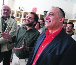 Broseta y Calabuig ayer en un acto con militantes. :: JESÚS SIGNES/