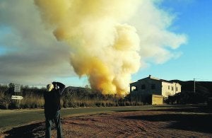 Imagen de archivo de un incendio en el vertedero de Ramblars, en el año 2005. :: JOSÉ IGLESIAS/