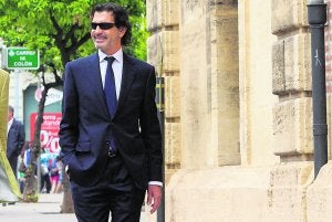 Rafael Betoret, exjefe de gabinete de la Conselleria de Turismo, ayer a las puertas del TSJ. / J. Monzó/