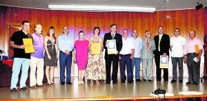 El edil de Turismo, junto a la edil, Empar Bolufer, Ana Watt, y el presidente de la Asociación Xàbia Camino de Santiago, Luis Santos, en el acto de Xàbia. :: TINO CALVO/