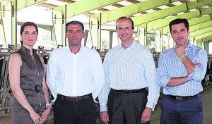 Kika, Ramón y Miguel Ángel Garcerá, junto al consejero delegado José Antonio Moreno (segundo por la derecha). :: LP/