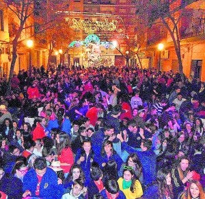 Fiesta en una comisión fallera, en una imagen de archivo. :: LP/